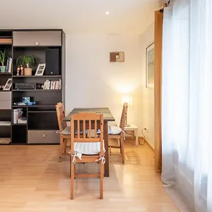 Joli Avec Balcon Et Vue Sur La Appartement