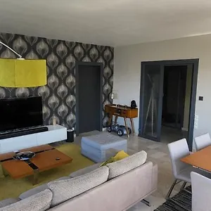 Lumineux De 90 M2 Situé En Centre Appartement